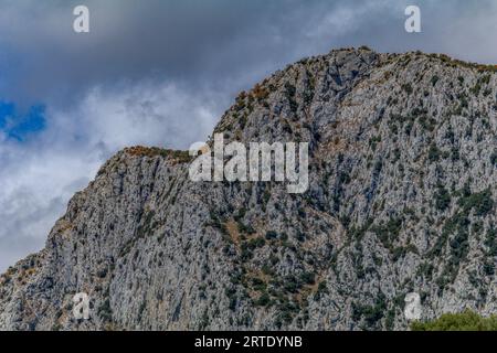 Wandern in den Bergen Biokovo Bergsteigen Drvenik Attraktionen in Kroatien Stockfoto