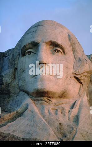 George Washingtons Gesicht am Mount Rushmore National Monument; Keystone, South Dakota, Vereinigte Staaten von Amerika Stockfoto