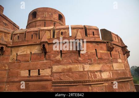 Teil des Roten Fort von Agra, ein Weltkulturerbe in Agra, Indien; Agra, Uttar Pradesh, Indien Stockfoto