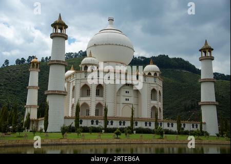 Nachbildung des Taj Mahal im Parque Jaime Duque in Columbia; Bogota, Columbia Stockfoto