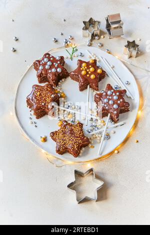 Schokoladenkuchen in Sternenform Stockfoto