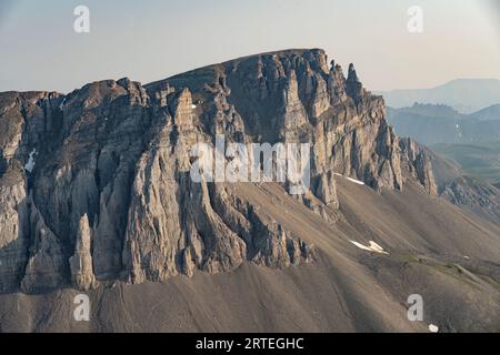 Aus der Vogelperspektive auf die Tombstone Range entlang des Dempster Highway im Yukon Territory; Yukon, Kanada Stockfoto