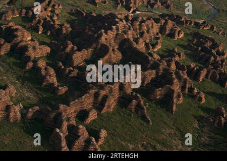 Luftaufnahme der Bungle Bungle Range im Purnululu National Park in der Kimberley Region in Australien Stockfoto