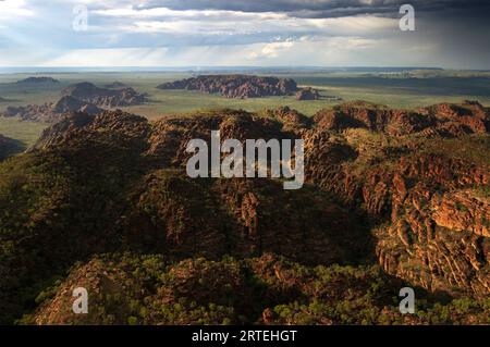 Luftaufnahme der Bungle Bungle Range im Purnululu National Park in der Kimberley Region in Australien Stockfoto