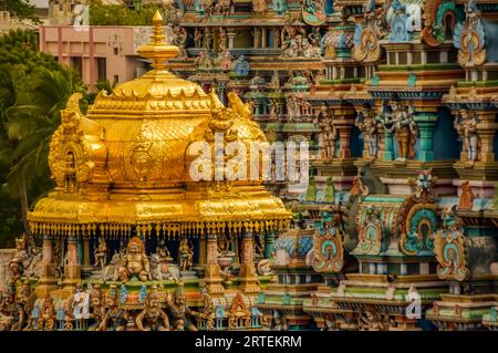 Statuen am Meenakshi-Tempel; Madurai, Tamil Nadu, Indien Stockfoto