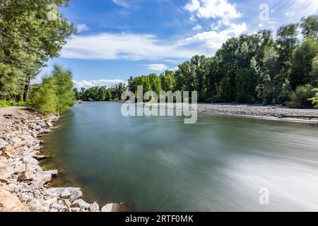 USA, Idaho, Bellevue, lange Exposition des Big Wood River an sonnigen Tagen Stockfoto