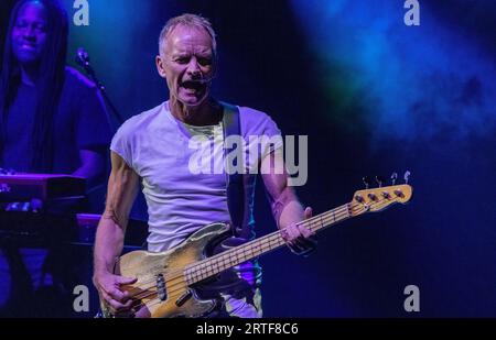 Hollywood, Usa. September 2023. Sting tritt am Dienstag, den 12. September 2023 auf der Bühne im Hard Rock Live im Seminole Hotel und Casino Hollywood in Hollywood, Florida, auf. Foto von Gary i Rothstein/UPI Credit: UPI/Alamy Live News Stockfoto