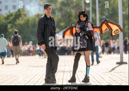 Geek-Gemeinschaft von erstaunlichen Cosplayern Party an einem sonnigen Tag Stockfoto