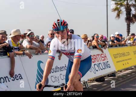 Joshua Giddings vom Team Großbritannien reitet vor dem Tour of Britain-Radrennen Stage 6 Startort in Southend on Sea, Essex, UK Stockfoto