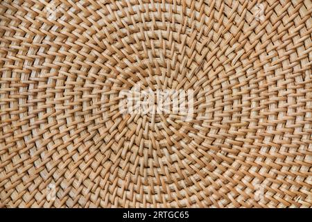 Vollbildansicht von oben kreisförmige Rattanplatzierung Stockfoto