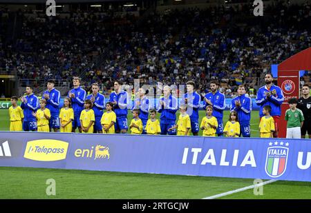 Nicht exklusiv: MAILAND, ITALIEN - 12. SEPTEMBER 2023 - die italienische Nationalmannschaft wird vor dem Start der UEFA EURO 2024 Qualifying R auf dem Feld gesehen Stockfoto