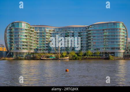 Albion Riverside Building, ein Wohngebäude mit Blick auf die Themse in Battersea, London Stockfoto