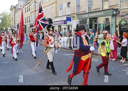 Grand Regency Costumed Promenade, Argyle Street, Jane Austen Festival 2023, Bath, Somerset, England, Großbritannien, Großbritannien, Europa Stockfoto