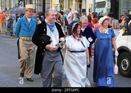 Grand Regency Costumed Promenade, Argyle Street, Jane Austen Festival 2023, Bath, Somerset, England, Großbritannien, Großbritannien, Europa Stockfoto