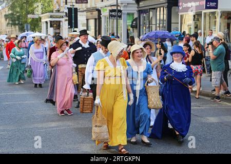 Grand Regency Costumed Promenade, Argyle Street, Jane Austen Festival 2023, Bath, Somerset, England, Großbritannien, Großbritannien, Europa Stockfoto