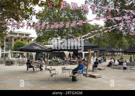 Vardo Café-Pavillon am Duke of York Square, King's Road, Chelsea, London, SW3, UK Stockfoto