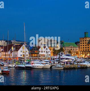 Spätsommerabend im Hafen von Bergen. Stockfoto