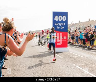 Sir Mo Farah, viermaliger Olympiasieger und sechsmaliger Weltmeister, der zum letzten Mal beim Great North Run 2023 antrat. Stockfoto