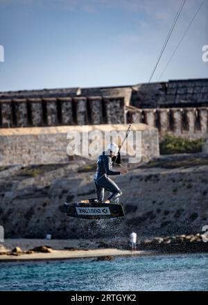 Kitesurfen am Tarifar Beach, Tarifa Spanien Stockfoto