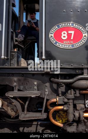 Der Snowdonia Star Dampfzug wartet auf die Porthmadoc Station. Stockfoto