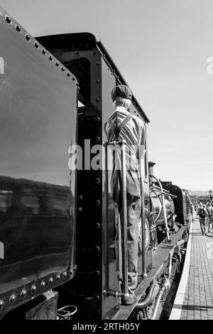 Der Snowdonia Star Dampfzug wartet auf die Porthmadoc Station. Stockfoto