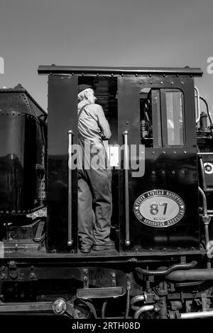 Der Snowdonia Star Dampfzug wartet auf die Porthmadoc Station. Stockfoto