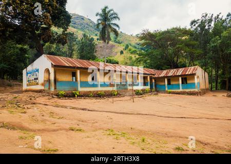 Malerischer Blick auf die Mbete Primary School in Morogoro, Tansania Stockfoto