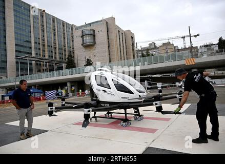 Jerusalem, Israel. September 2023. Israels nationale Drohneninitiative und Cando-Drohnen enthüllen am Mittwoch, den 13. September 2023, bei einem Testflug im Hadassah Hospital ein Kerem in Jerusalem ein Drohnentaxi. Foto von Debbie Hill/Credit: UPI/Alamy Live News Stockfoto