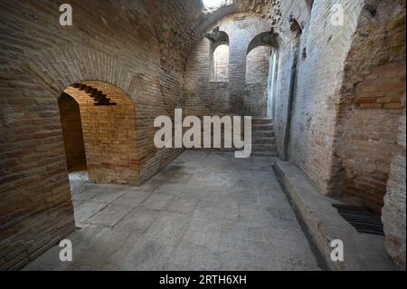 Fossa Bestiaria und das Amphitheater in Italica in Spanien. Stockfoto