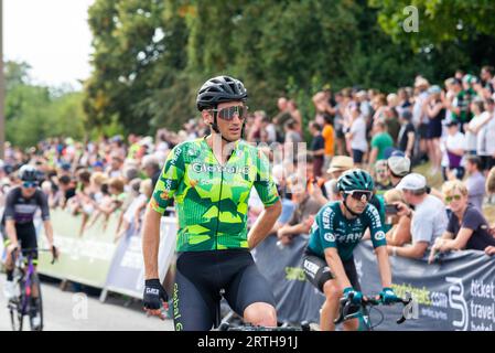 Tom Wirtgen vom Team Global 6 Cycling beim Tour of Britain-Radrennen Stage 6 am Ziel in Harlow, Essex, UK. Heißes Rennen während der britischen Hitzewelle Stockfoto