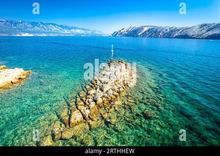 Steingrat Insel in der Lopar Bucht von oben, Insel Rab in Kroatien Stockfoto