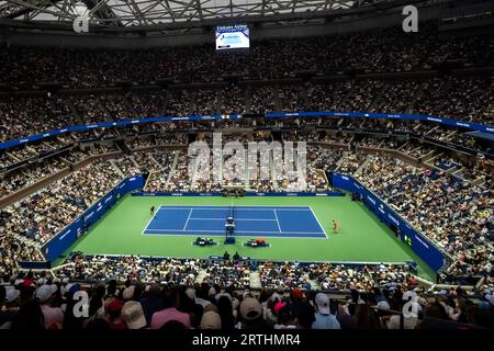 Arthur Ashe Stadiium im USTA Billie Jean King National Tennis Center während der US Open Tennis Women's Singles Finals 2023 zwischen Coco Gauff (USA) Stockfoto