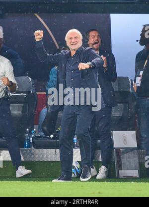 Rudi Völler, Voeller (DFB interniert Coach und DFB Sportdirektor), feiert 2-0 Tor von Leroy SANE, DFB 19 , glücklich, lachen, feiern, im Freundschaftsspiel DEUTSCHLAND - FRANKREICH 2-1 DEUTSCHLAND - FRANKREICH 2-1 Vorbereitung auf die Europameisterschaft 2024 in Deutschland, Saison 2023/2024, am 12. September 2023 in Dortmund, Deutschland. © Peter Schatz / Alamy Live News Stockfoto