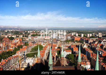 Stadt Danzig in Polen, Blick über die Altstadt, Türme der St. Mary's Kirche Stockfoto
