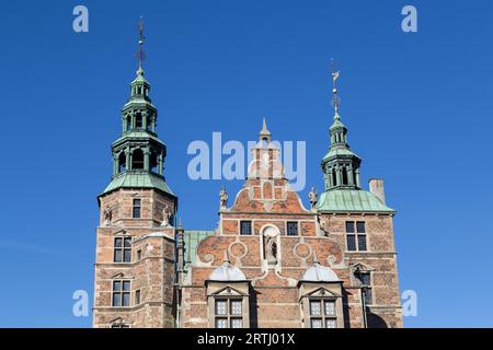 Kopenhagen, Dänemark, 03. November 2016: Außenansicht des oberen Teils der Burg Rosenborg. Schloss Rosenborg wurde von Christian IV. Erbaut und ist Heimat Stockfoto