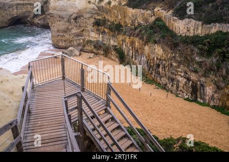 Treppenaufgang zum Strand in der Nähe der Loch Ard Gorge an der Great Ocean Road, Victoria, Australien Stockfoto