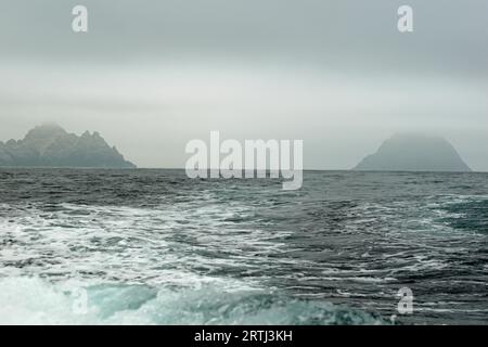 Die Insel Skellig Michael, auch bekannt als der große Skellig, ist die Heimat eines der bekanntesten, aber schwer erreichbaren mittelalterlichen Klöster Irlands Stockfoto