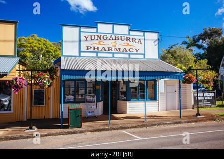 Millaa Millaa, Australien, 7. Juli 2016: Die malerische Stadt Yungaburra in den Atherton Tablelands an einem Wintermorgen in Queensland, Australien Stockfoto