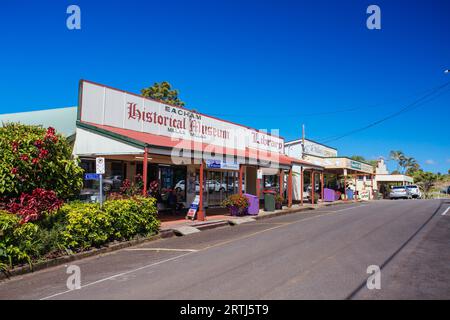 Millaa Millaa, Australien, 7. Juli 2016: Die malerische Stadt Millaa Millaa in den Atherton Tablelands an einem Wintermorgen in Queensland, Australien Stockfoto