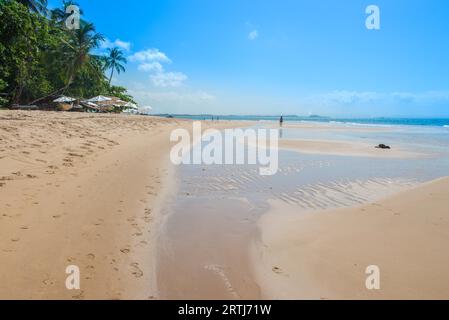 Itacare, Brasilien, 8. Dezember 2016: Wasserformen und Landschaft am Strand in Itacare Bahia Brasilien Stockfoto