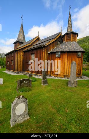 „Hol Old Church“ (stammt aus dem 1200. Jahrhundert) in Hol, Viken, Norwegen. Stockfoto