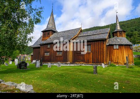 „Hol Old Church“ (stammt aus dem 1200. Jahrhundert) in Hol, Viken, Norwegen. Stockfoto