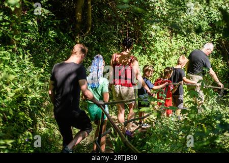 Das Naturreservat Furfooz liegt im Tal der Lesse und bietet sowohl archäologische als auch geologische Stätten in geschützter Natur. | Lage Stockfoto