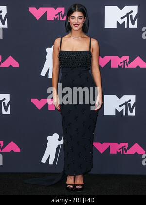 Newark, Usa. September 2023. NEWARK, NEW JERSEY, USA - 12. SEPTEMBER: Charli D’Amelio posiert im Pressesaal bei den MTV Video Music Awards 2023, die am 12. September 2023 im Prudential Center in Newark, New Jersey, USA, stattfinden. (Foto: Xavier Collin/Image Press Agency) Credit: Image Press Agency/Alamy Live News Stockfoto