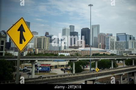 Houston, USA. September 2023. Blick auf die Skyline mit den Wolkenkratzern von Houston in Texas. Houston ist seit 1993 Leipzigs Zwillingsstadt. Quelle: Michael Kappeler/dpa/Alamy Live News Stockfoto
