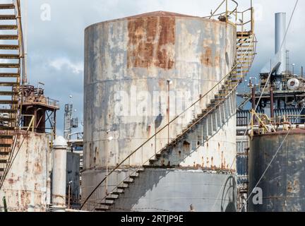 Die verlassene Commonwealth Oil Refining Company, Inc (CORCO) liegt an Puerto Ricos Südküste. Sie wurde 1982 aufgegeben. Foto von Liz Roll Stockfoto