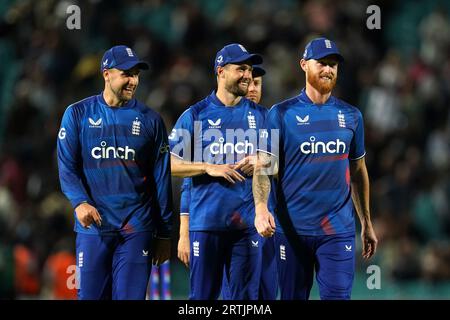 Der englische Ben Stokes (rechts) feiert den Sieg nach dem dritten eintägigen internationalen Spiel im Kia Oval in London. Bilddatum: Mittwoch, 13. September 2023. Stockfoto