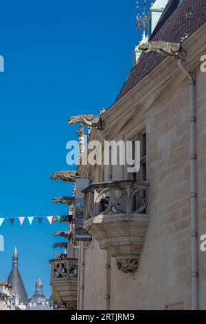 Nancy, Frankreich - 09 02 2023: Blick auf die Fassade der Basilika Saint-Epvre Stockfoto