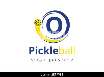 Anfangsbuchstabe O mit Pickleball-Logo Konzept mit beweglichem Pickleball-Symbol Stock Vektor