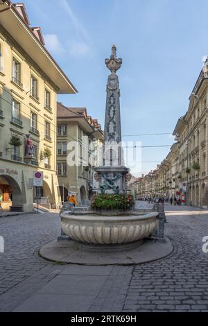 Kreuzgassbrunnen in der Kramgasse - Bern, Schweiz Stockfoto